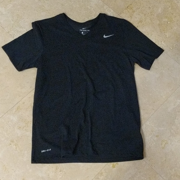 nike athletic cut t shirt